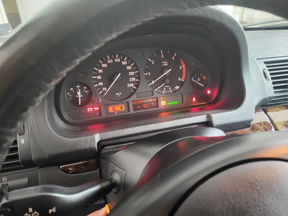 Продавам БМВ x5 - e53