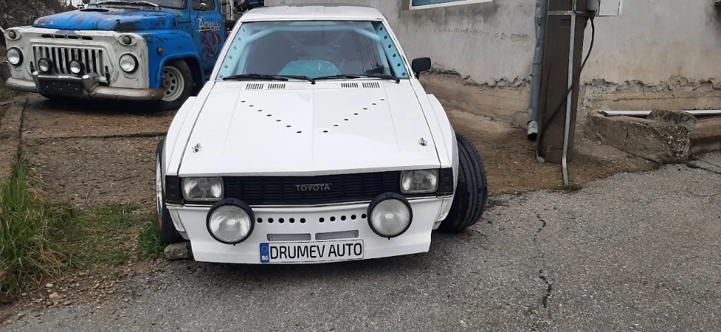 Продавам Тойота КЕ70