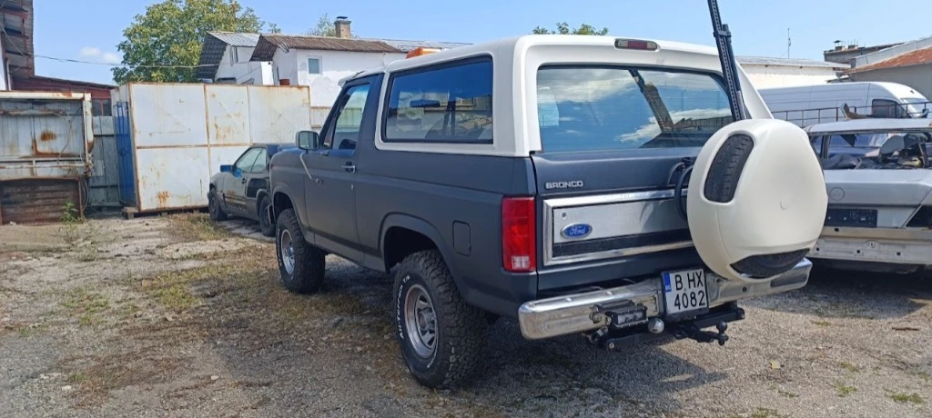 Продавам Форд Бронко v8