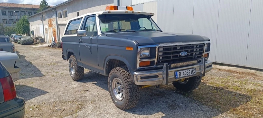 Продавам Форд Бронко v8