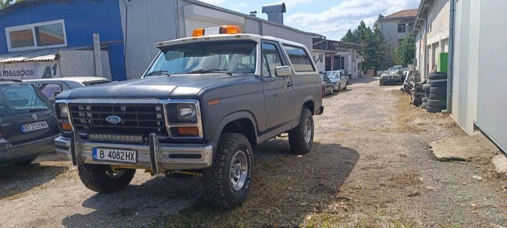 Продавам Форд Бронко v8