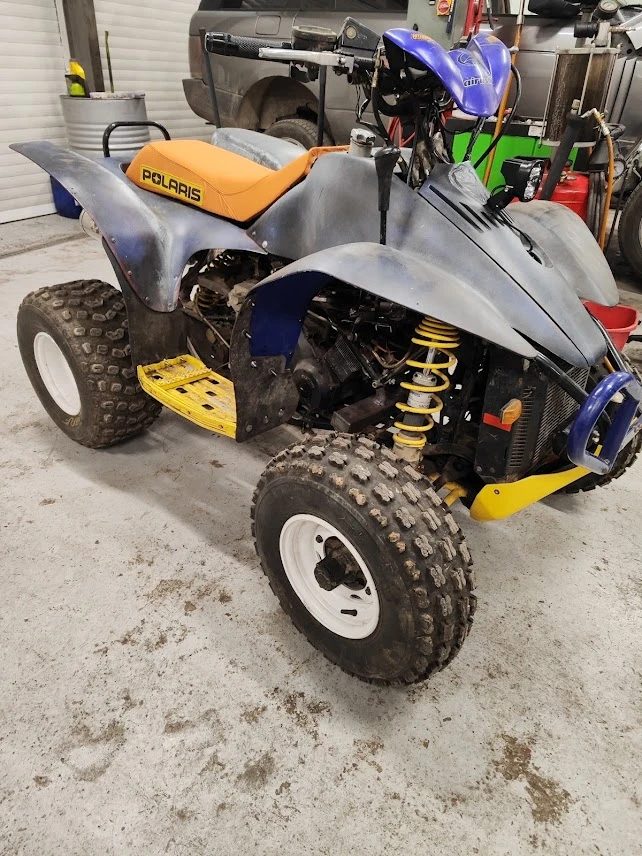 Продавам АТВ Поларис Скрамблер 4x4