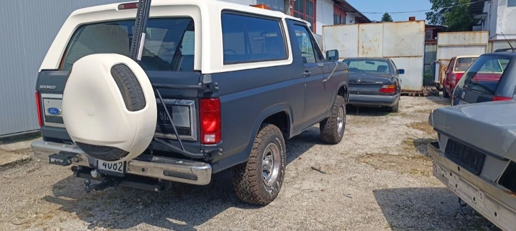 Продавам Форд Бронко v8
